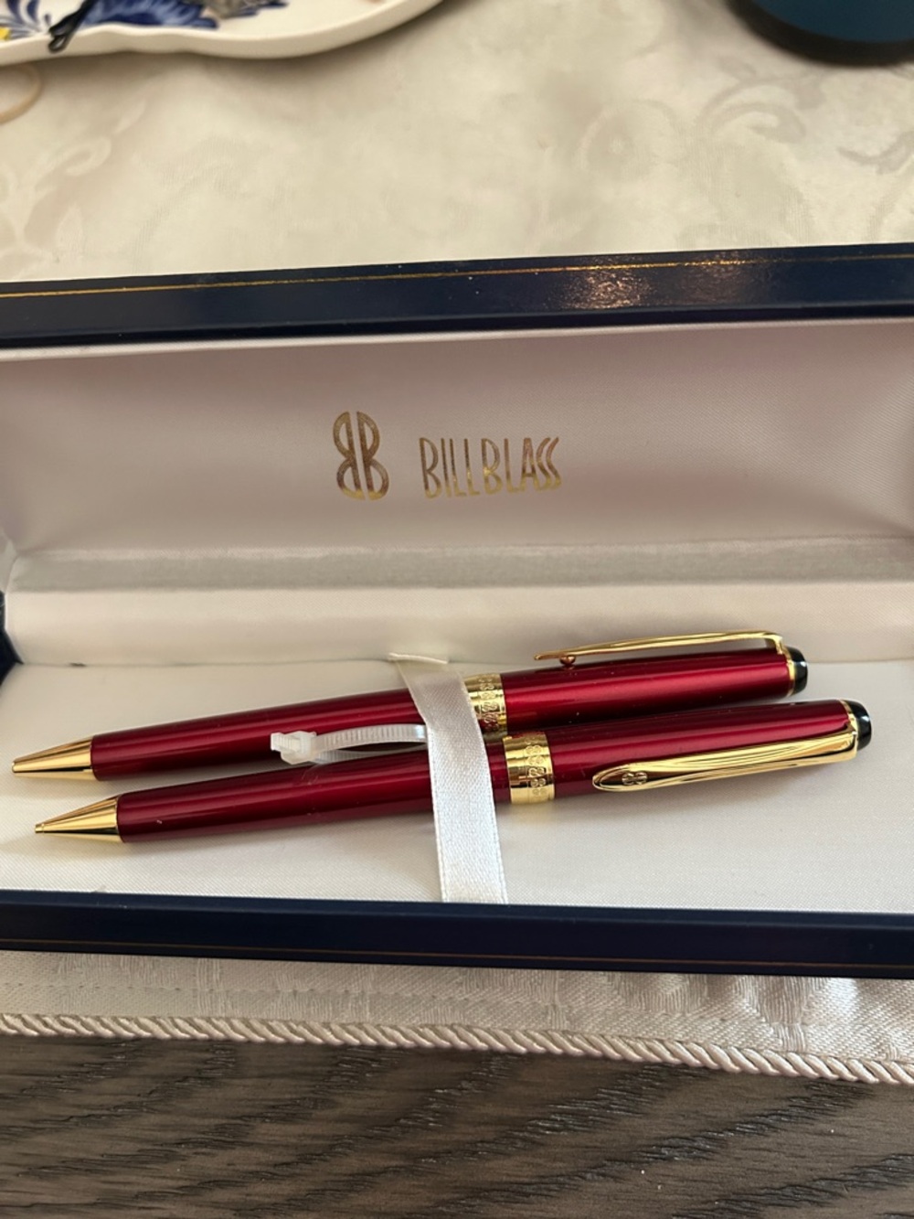bill blass Red and Gold Writing Set - Ballpoint and Mechanical Pencil